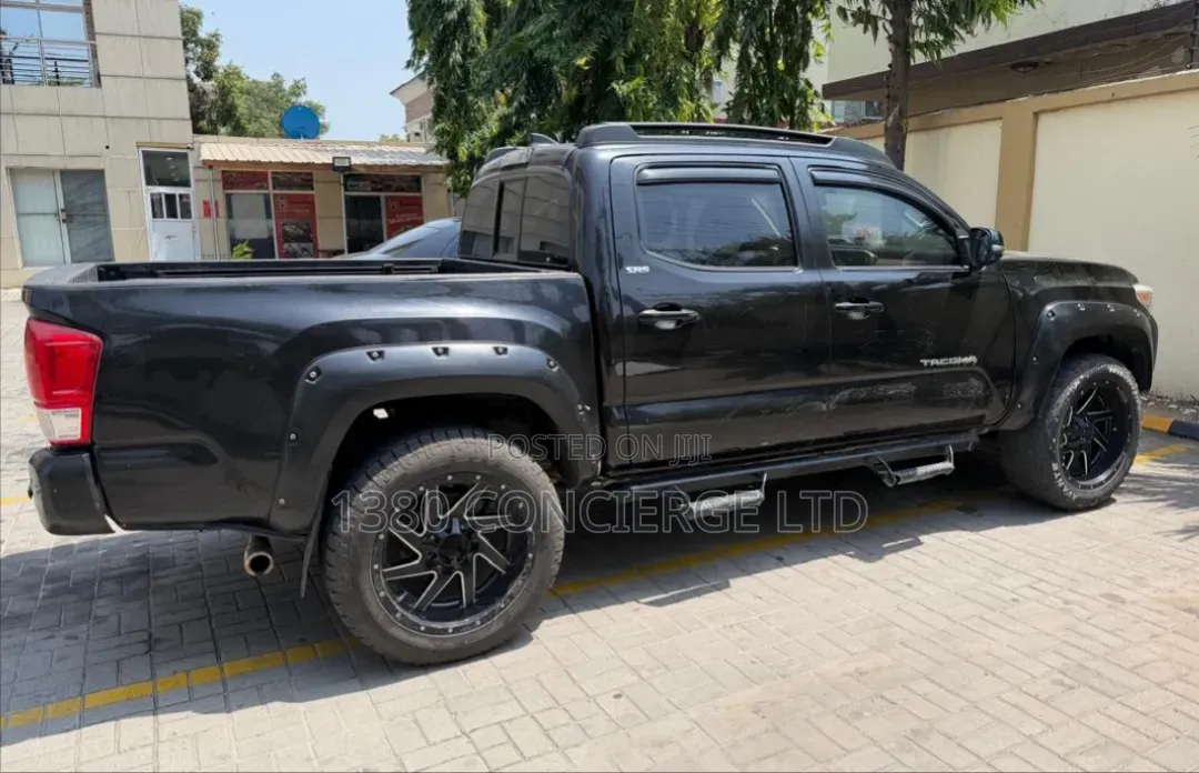 Toyota Tacoma 4dr Double Cab 2016 Black
