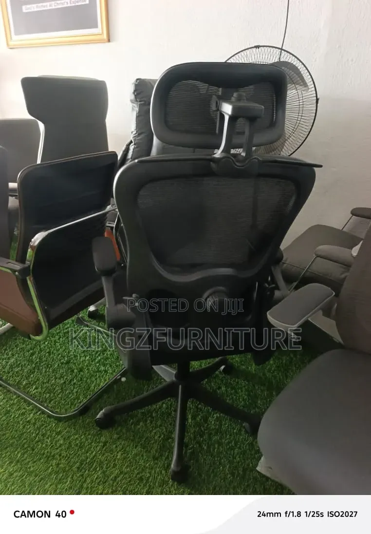 Black Ergonomic Design Mesh Office Chair