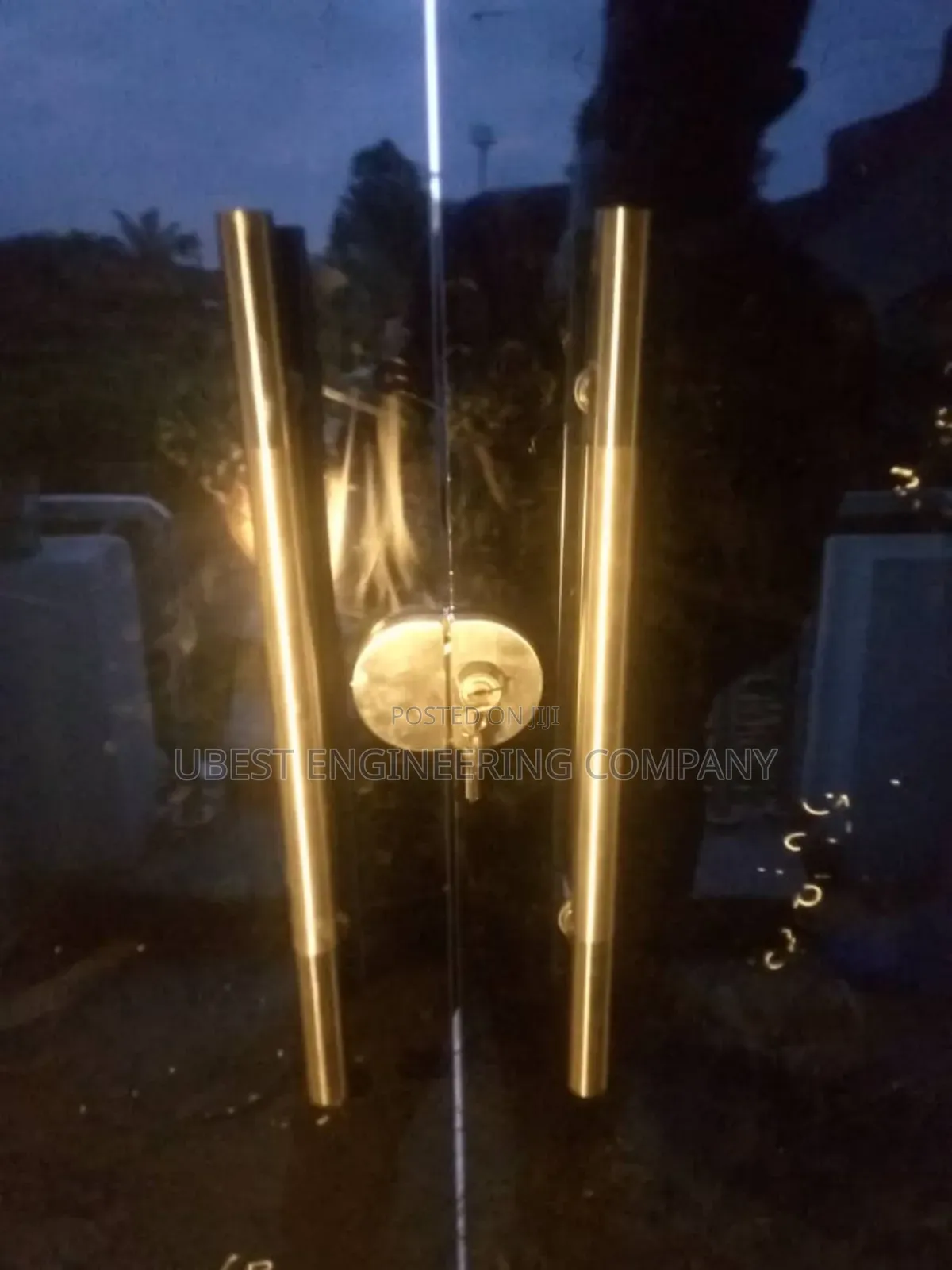 Strong and Durable Glass Door