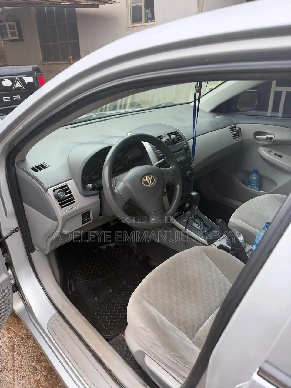Toyota Corolla 2010 Silver