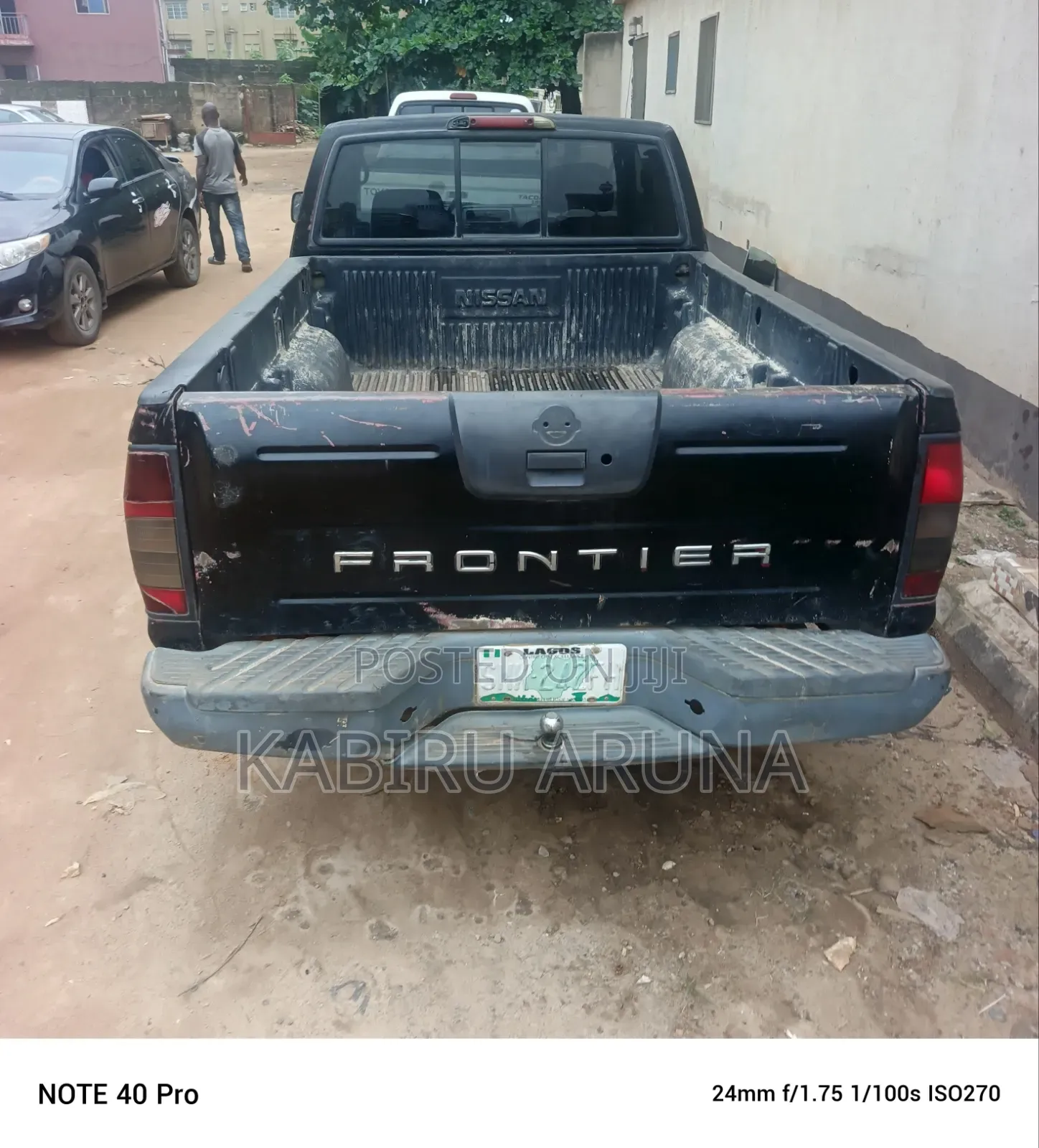 Nissan Frontier 2002 Black