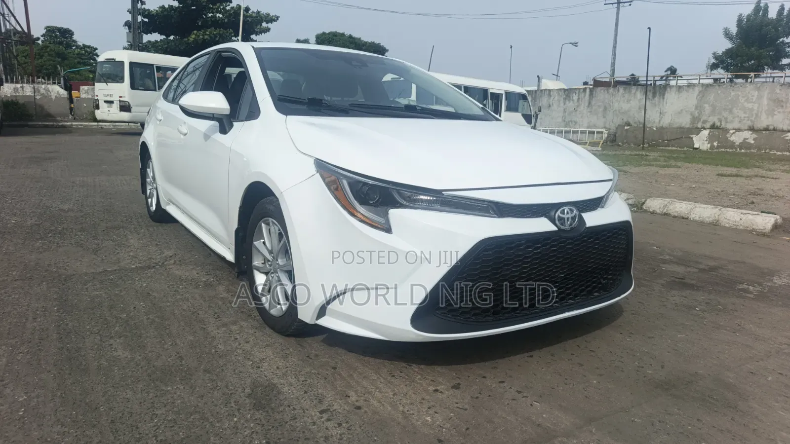 Toyota Corolla LE 2022 White