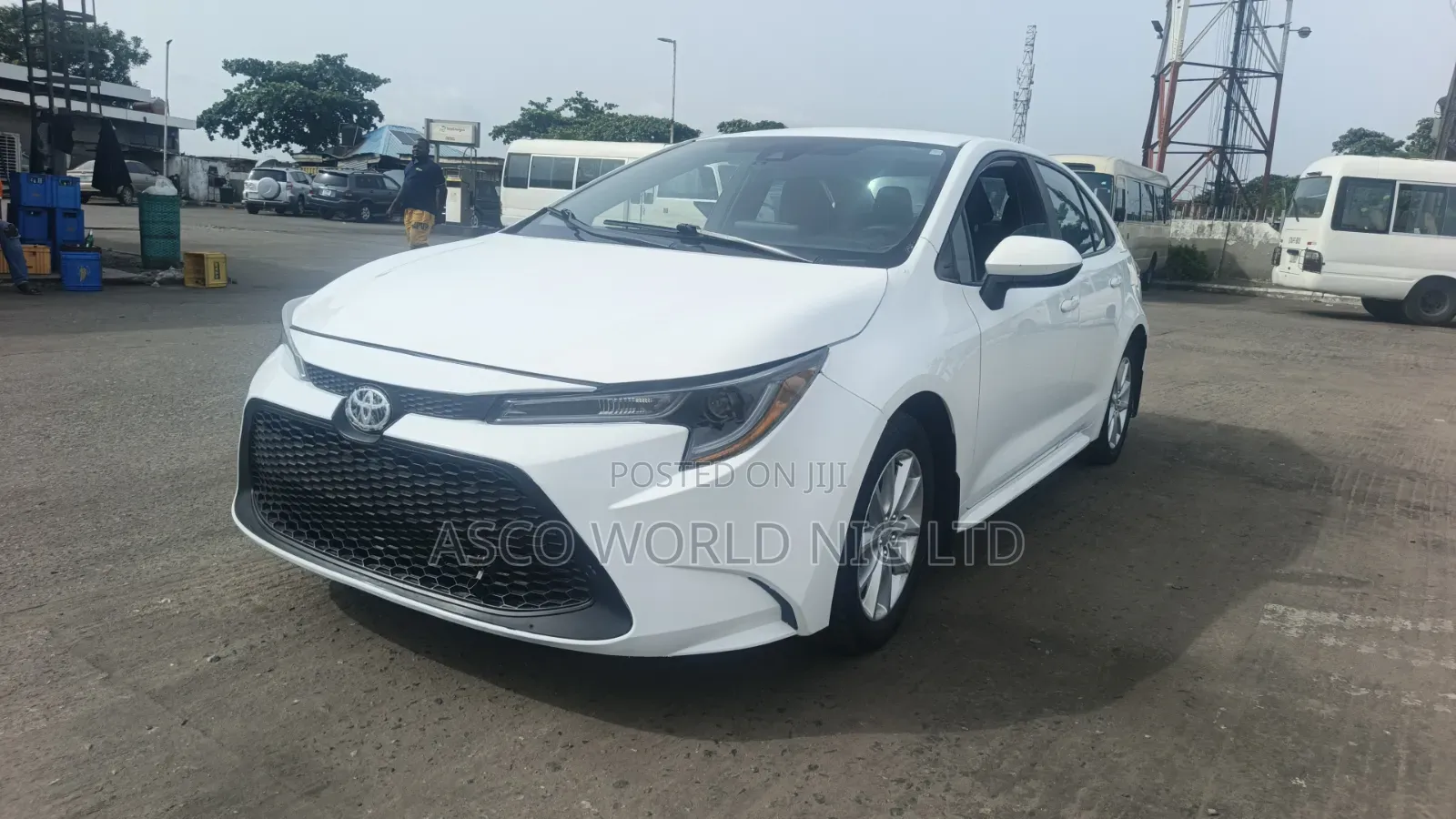 Toyota Corolla LE 2022 White