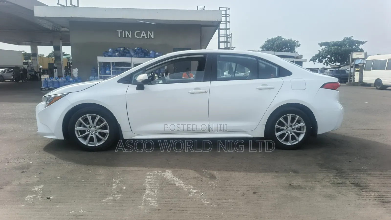 Toyota Corolla LE 2022 White