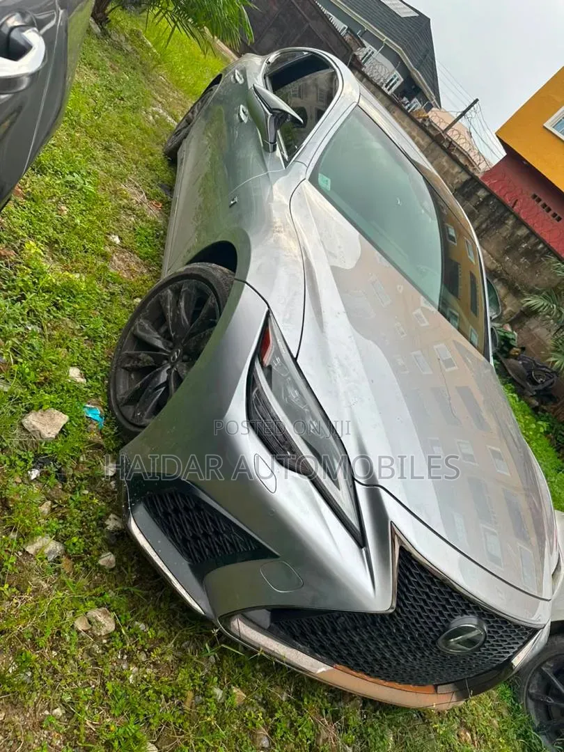 Lexus LS 2021 Gold