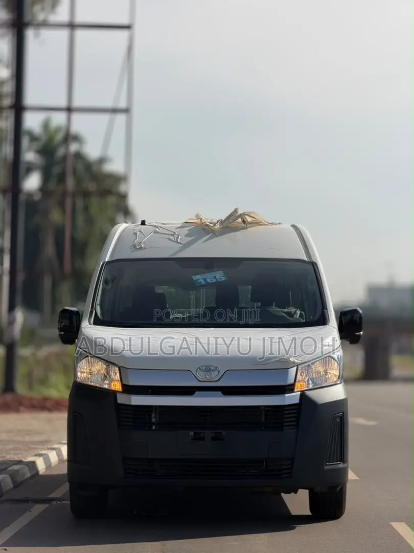 Toyota HiAce 2026 White