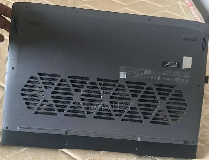 Laptop Lenovo LOQ 15IRH8 8GB Intel Core i5 SSHD (Hybrid) 1T