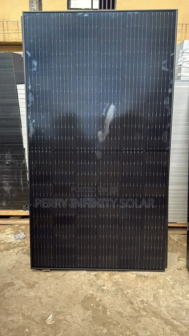 550W All-Black Mono Solar Panel | 21%+ Efficiency | 25-Year Warranty