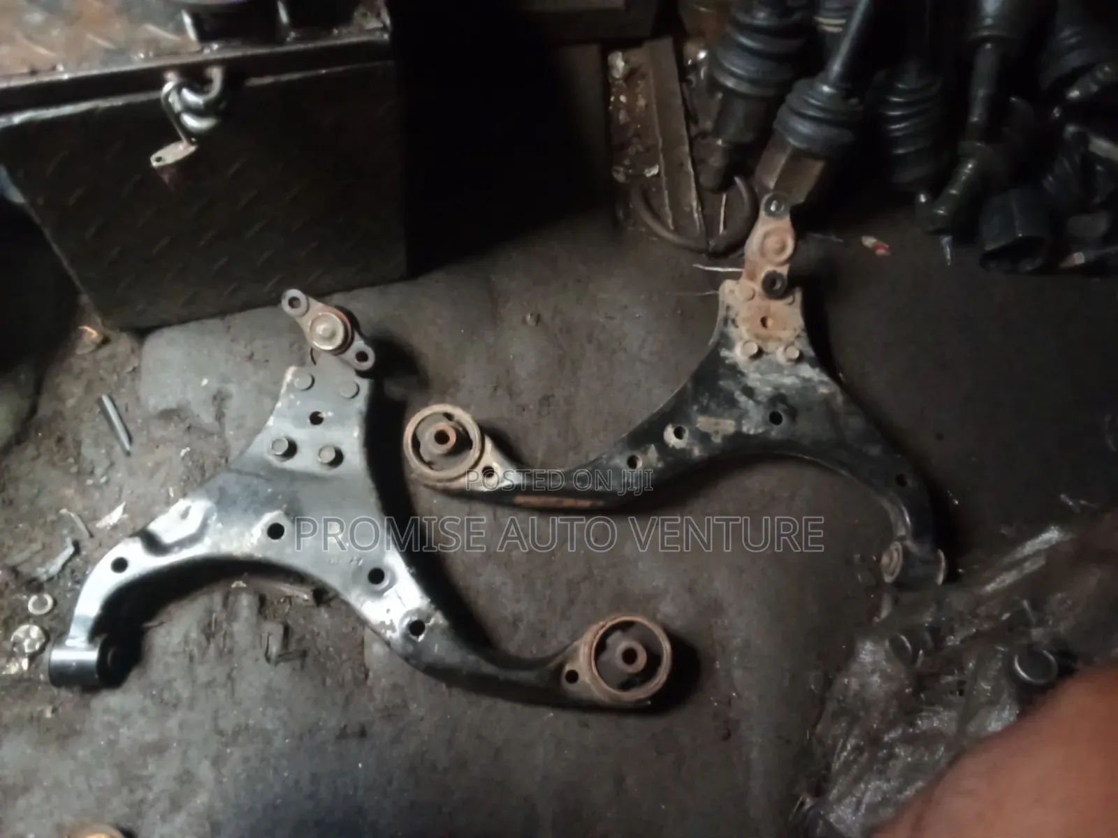 Front Lower Arm Hyundai Tucson, Kia Sportage, 200, 2009