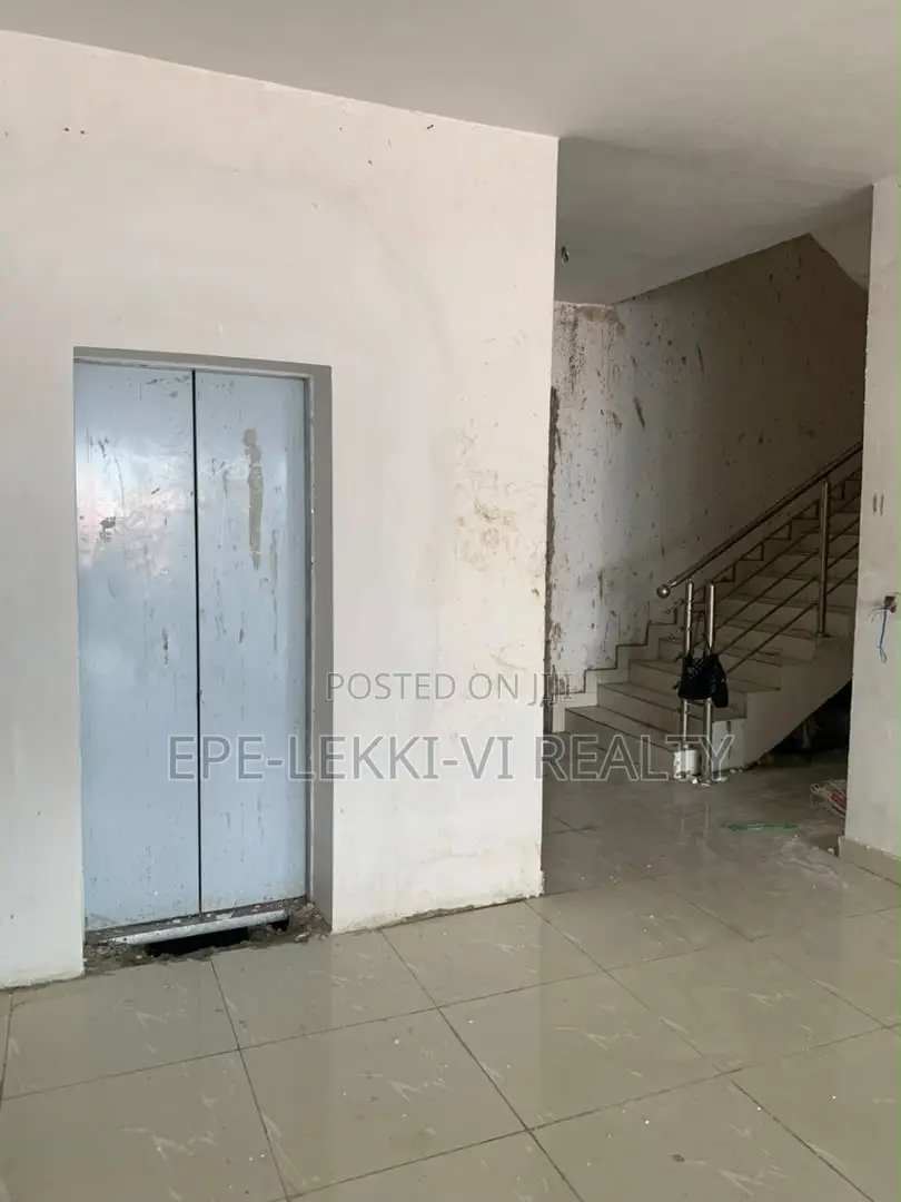 Newly Built 4-Storey Commercial Building in Lekki Phase 1