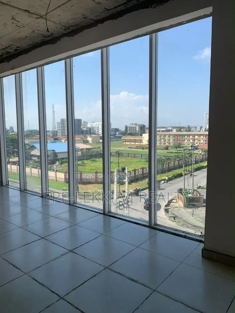Newly Built 4-Storey Commercial Building in Lekki Phase 1