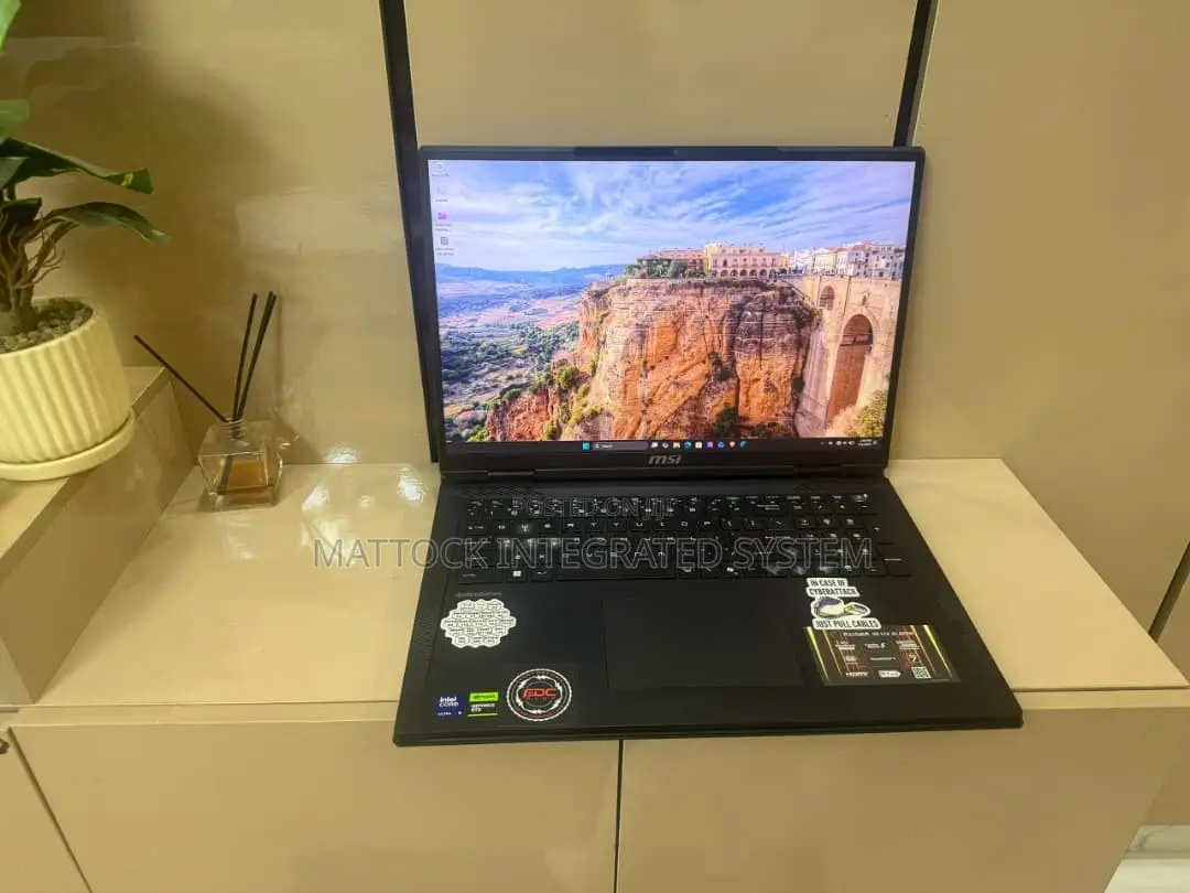 Laptop MSI Raider 18 HX AI A2XW 64GB Intel Core Ultra 9 SSD 2T
