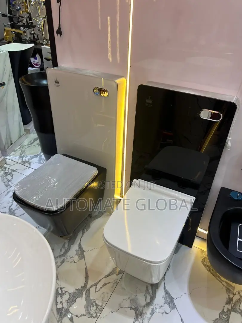 Wall Hug Wc With a Glass Surface and Soft Landing Seat Cover Machine