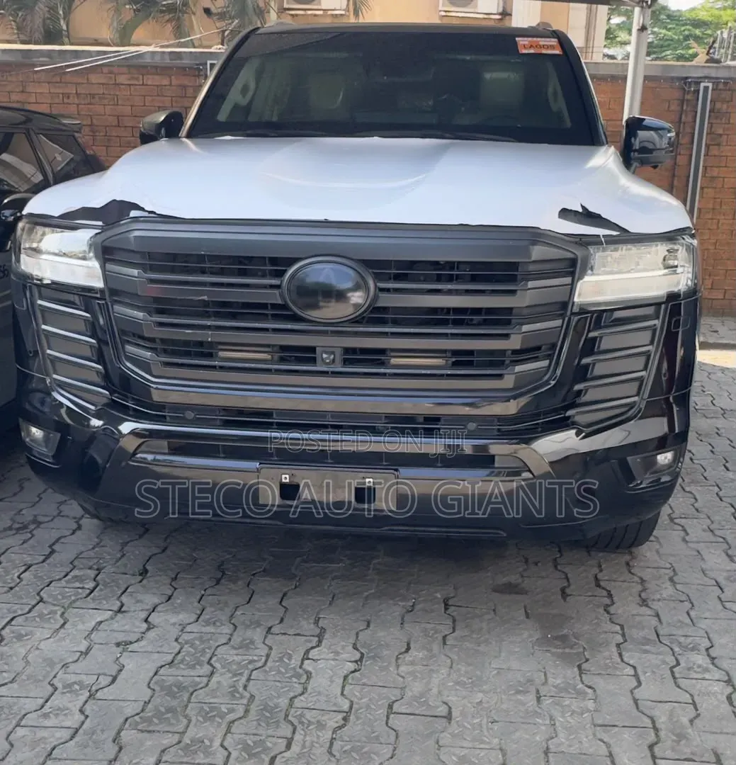 Car 2022 Black