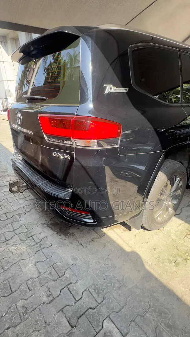 Car 2022 Black