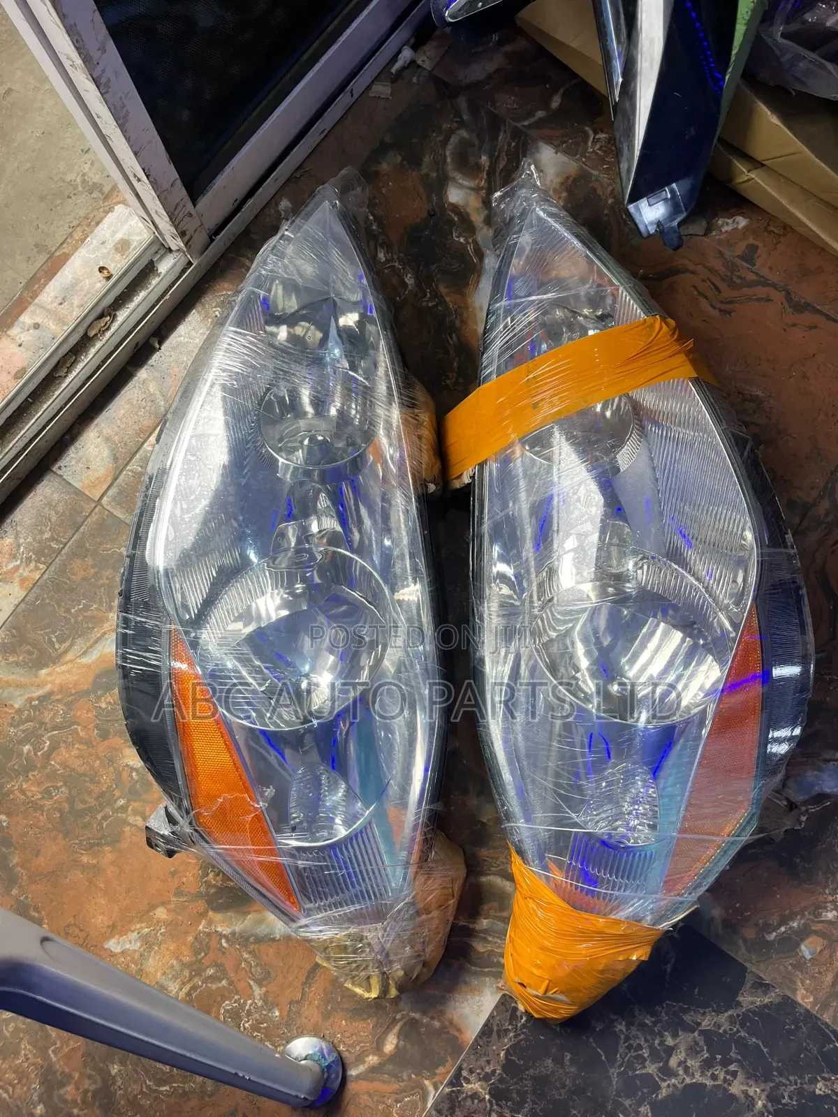 Headlight Toyota Sienna 2006
