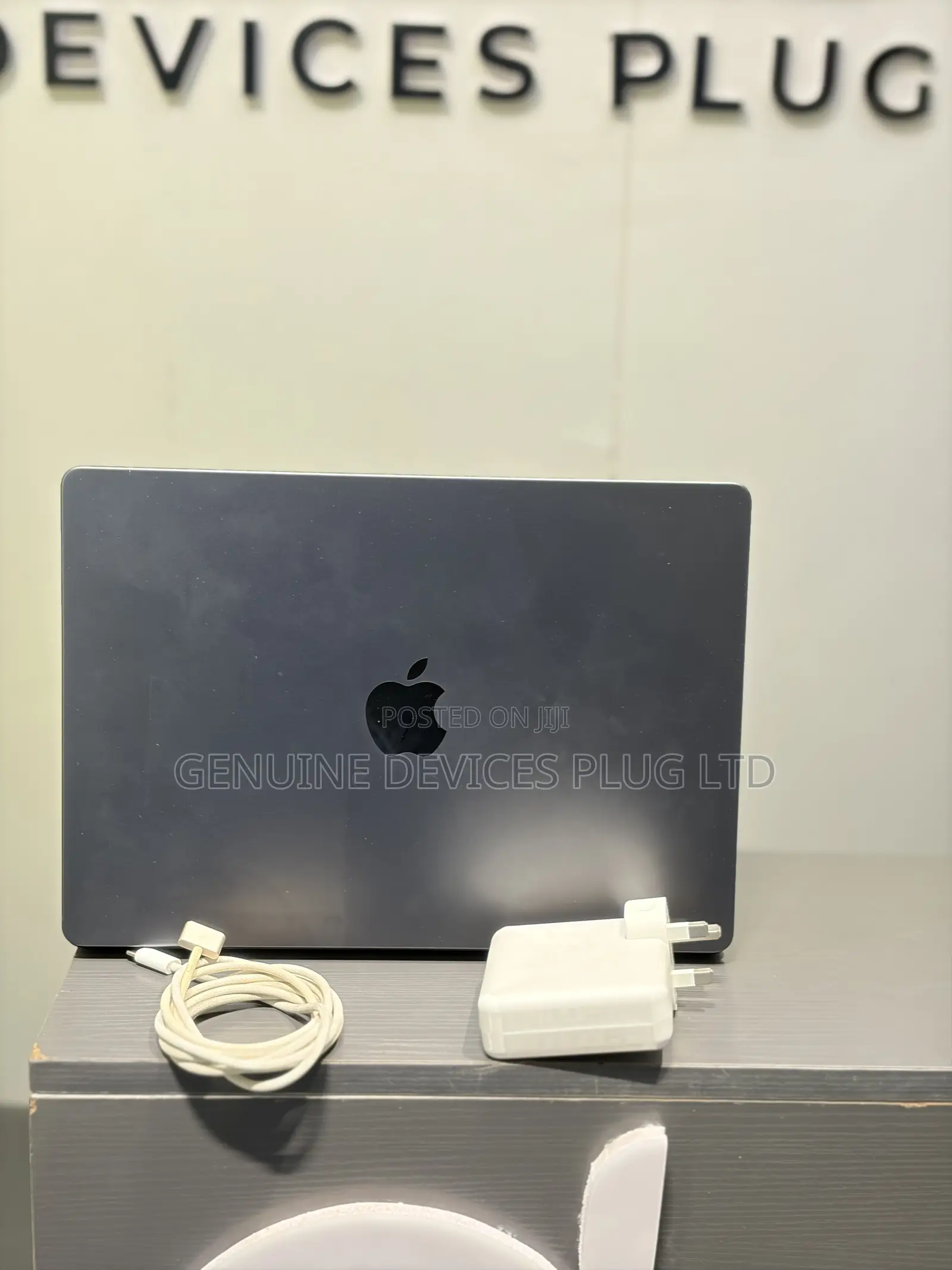 New Laptop Apple MacBook Pro 2024 M3 Max 96GB Apple M3 Max SSD 1T