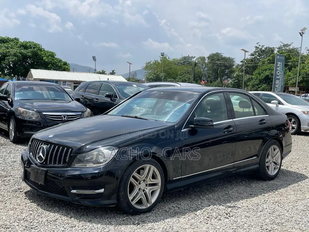 Mercedes-Benz C300 2014 Black