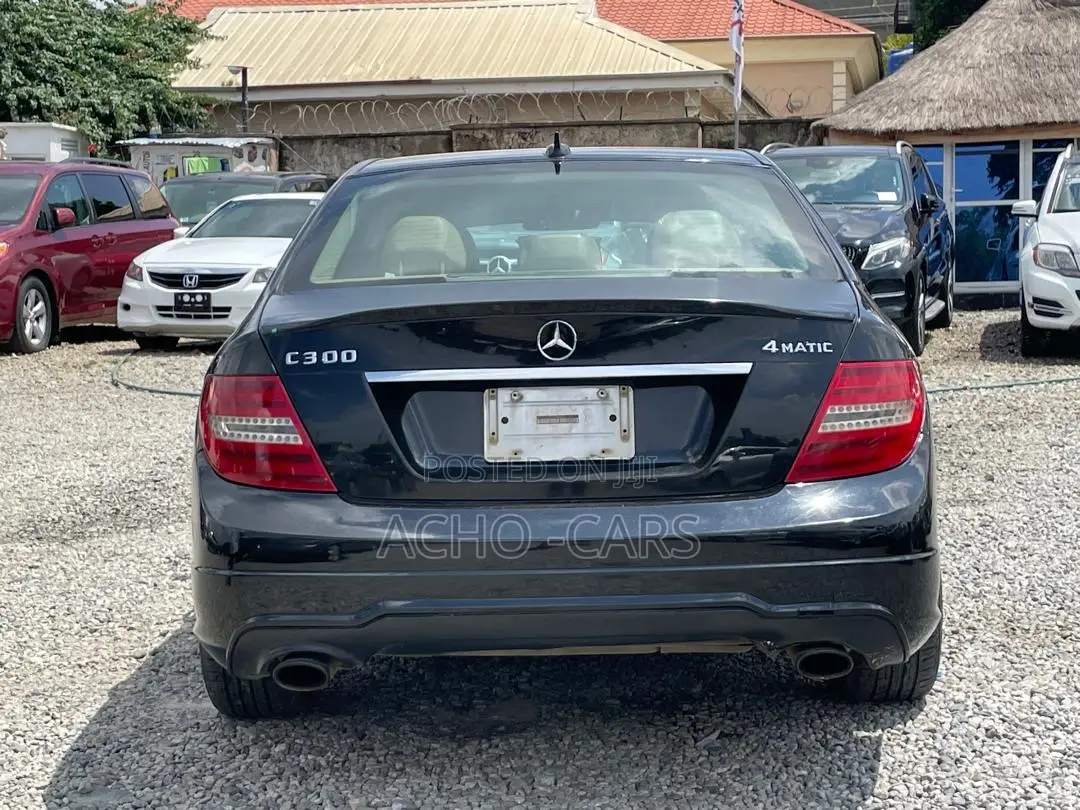 Mercedes-Benz C300 2014 Black