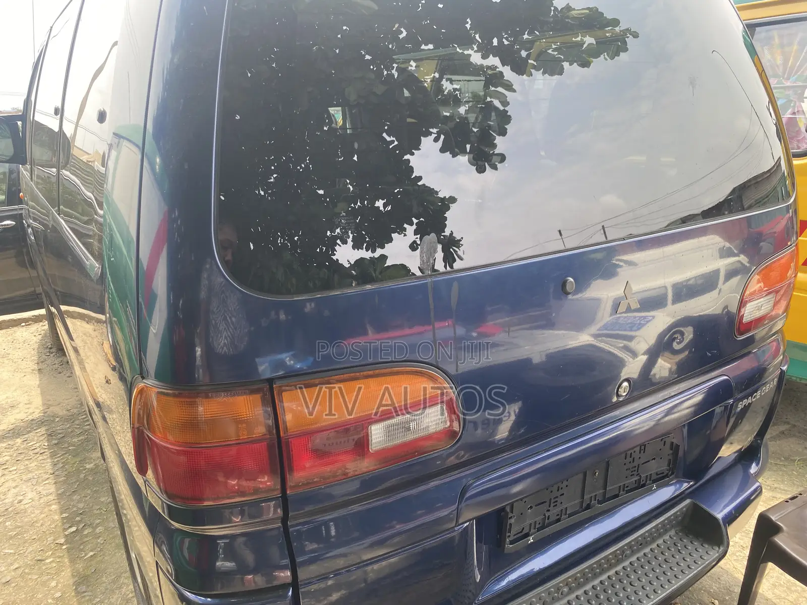 Mitsubishi L300 2000 Blue