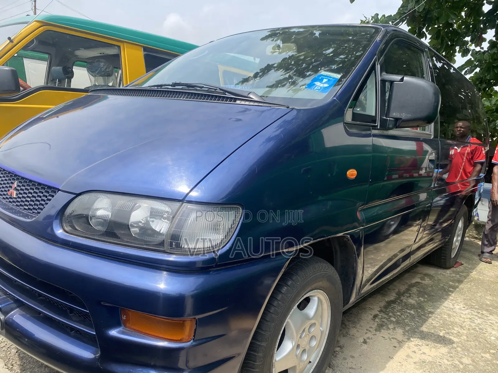 Mitsubishi L300 2000 Blue