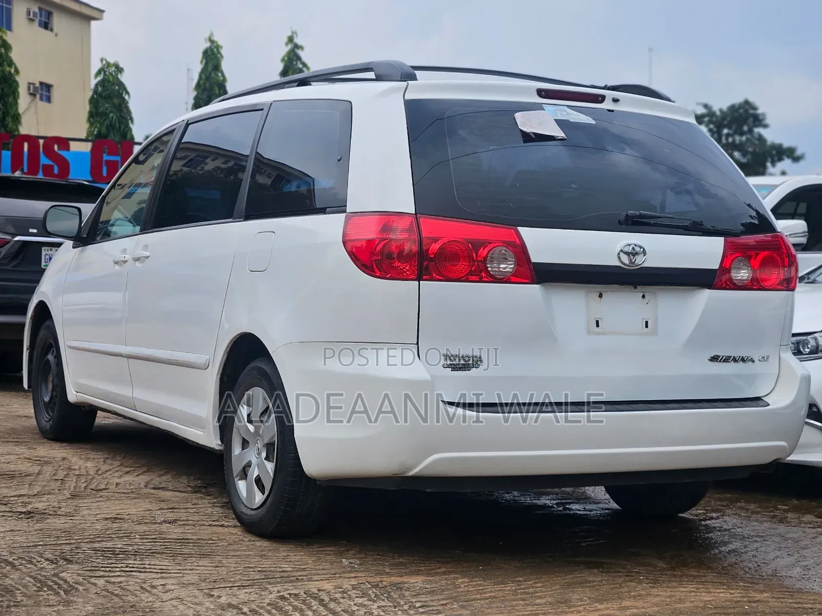 Toyota Sienta 2010 White