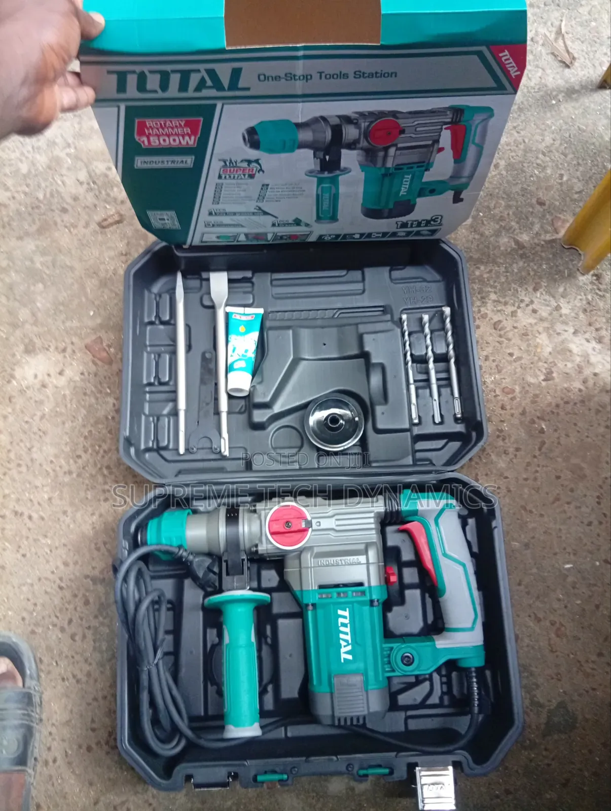 TOTAL 1500W Industrial Rotary Hammer Drill (SDS-Plus)