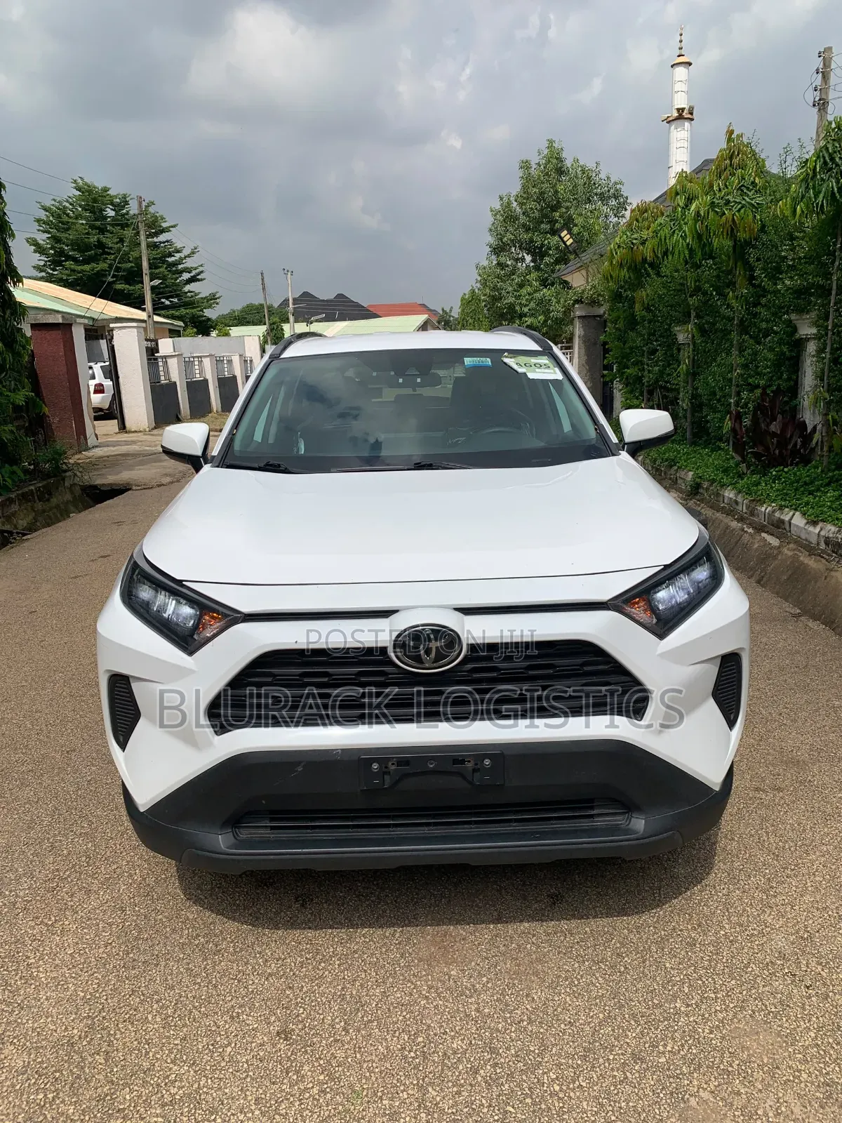 Toyota RAV4 LE 2021 White