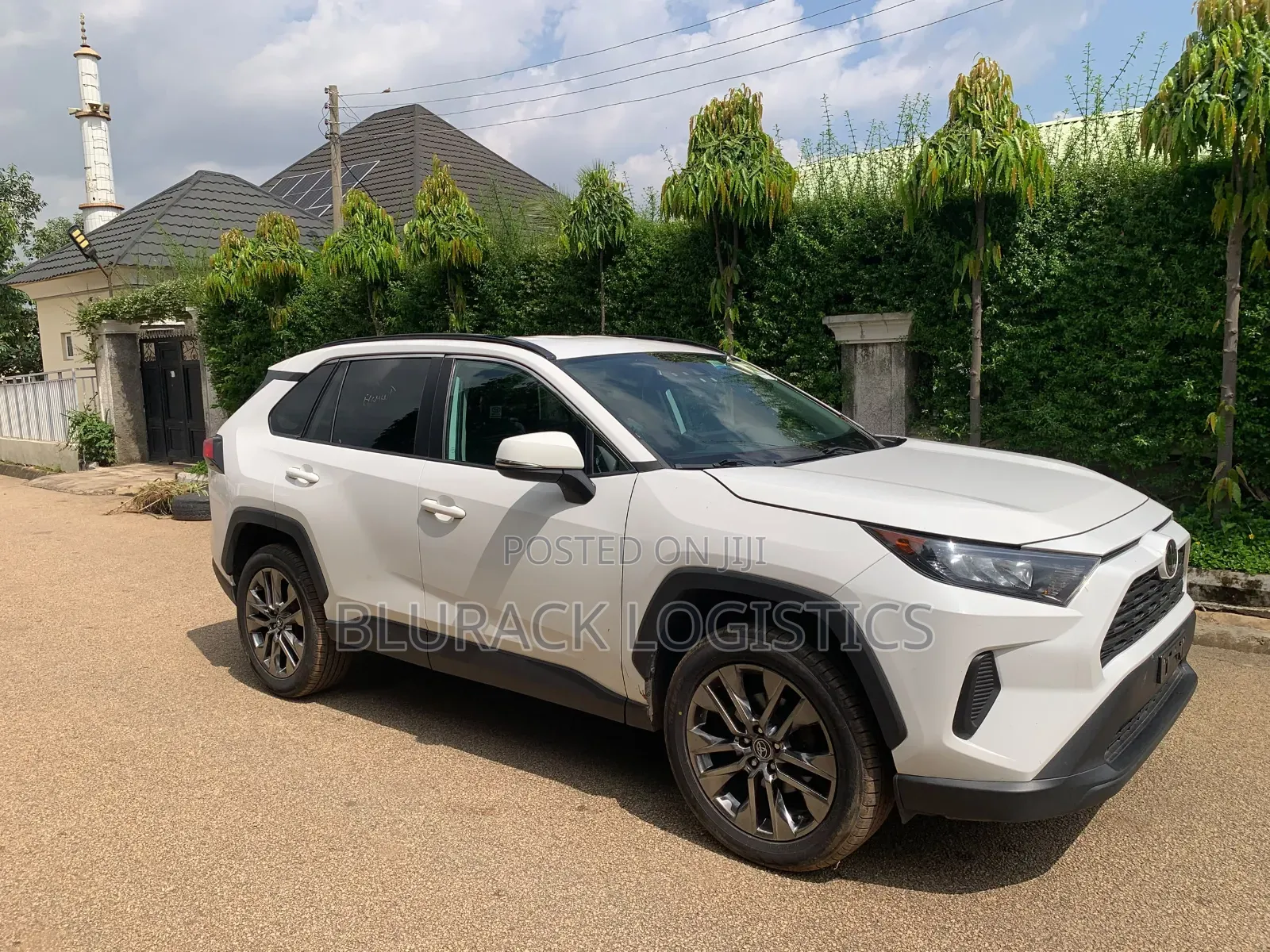 Toyota RAV4 LE 2021 White