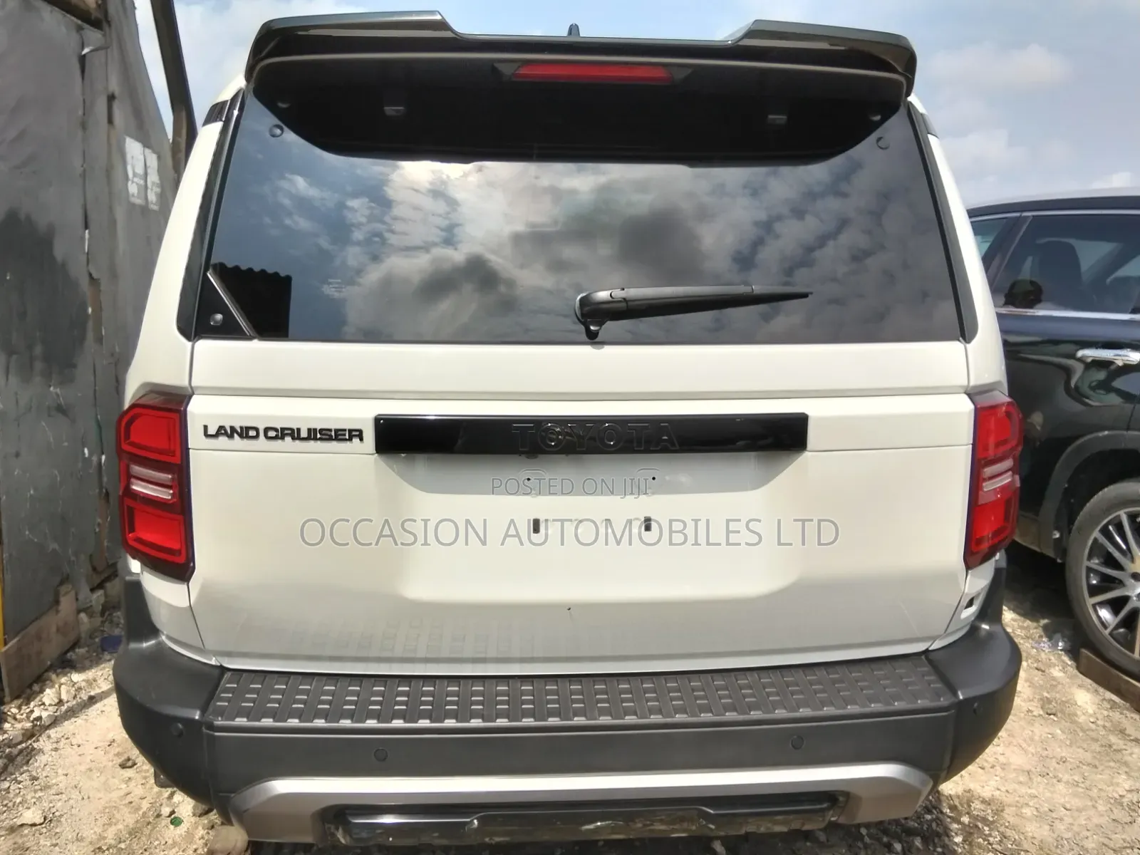 Toyota Land Cruiser Prado 2024 White