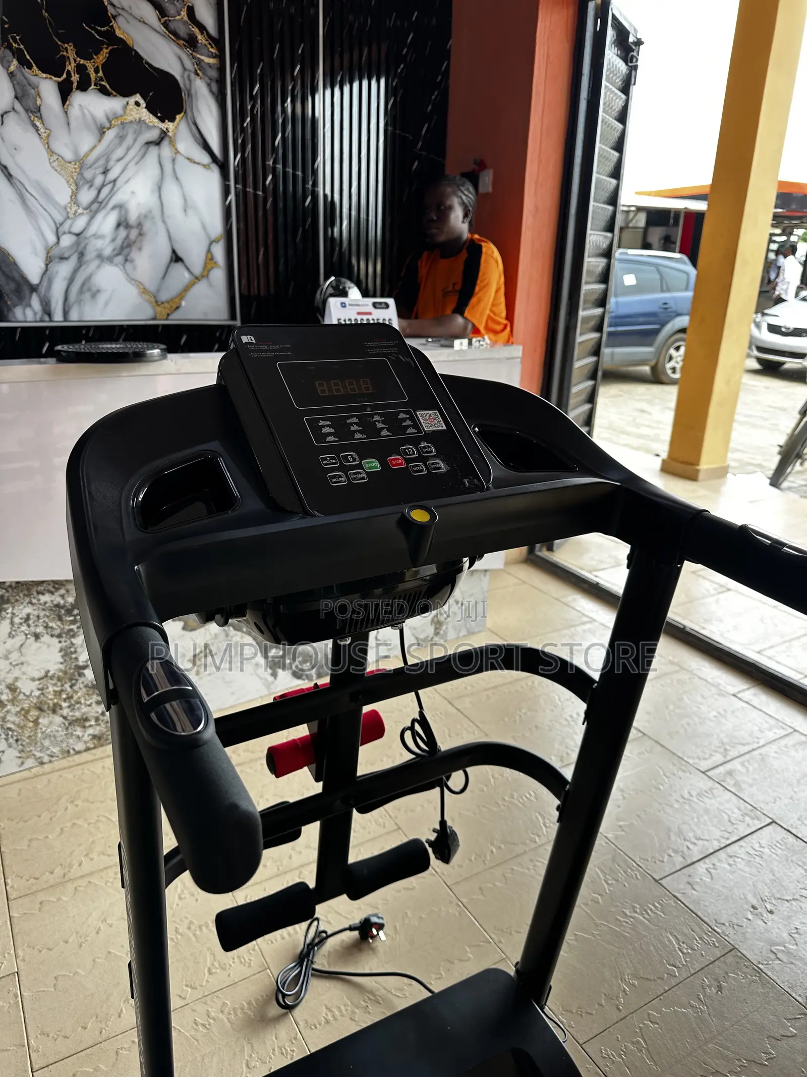 Free Gym Glove With 2.5hp Auto-Incline Treadmill