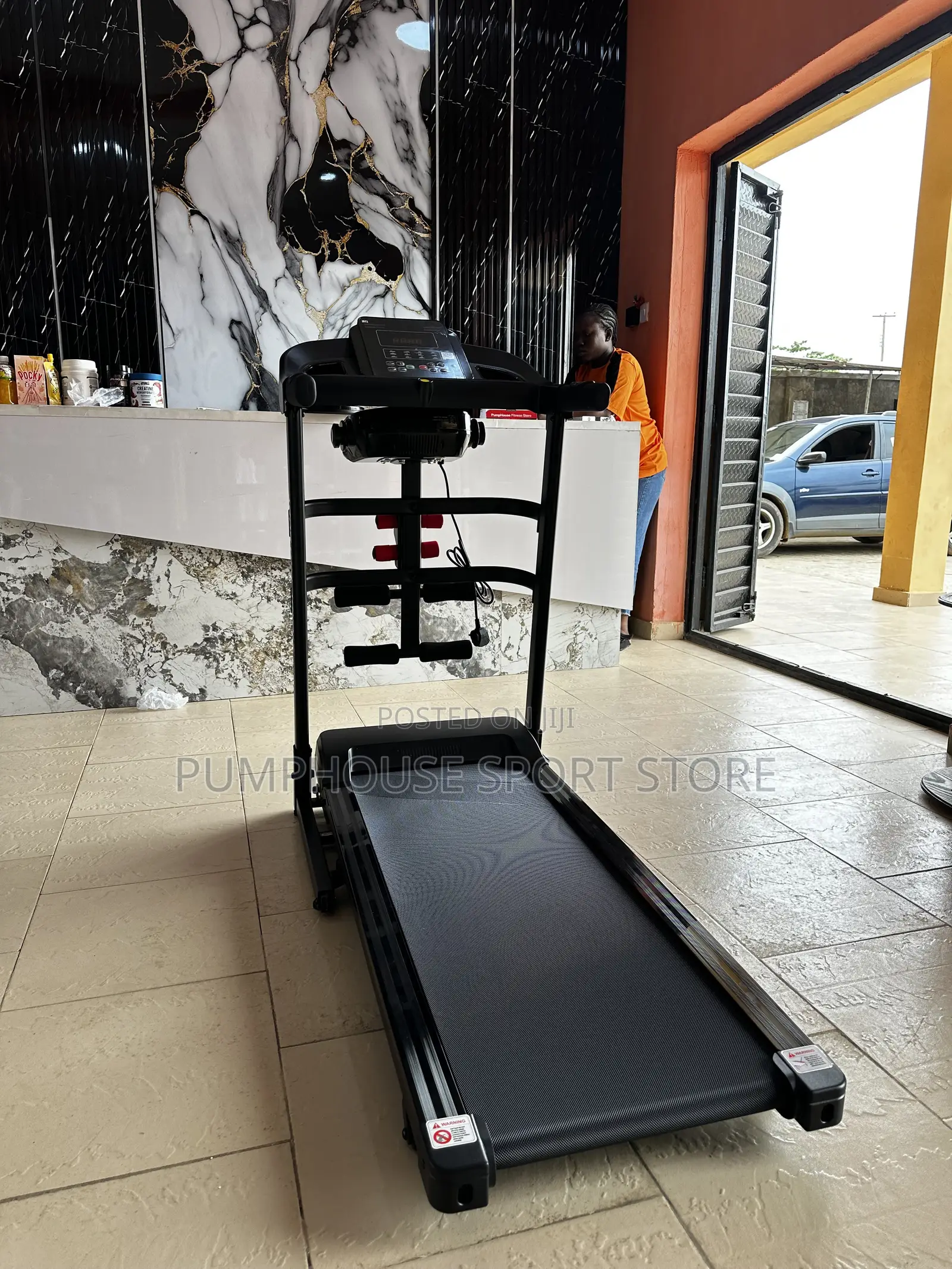 Free Gym Glove With 2.5hp Auto-Incline Treadmill