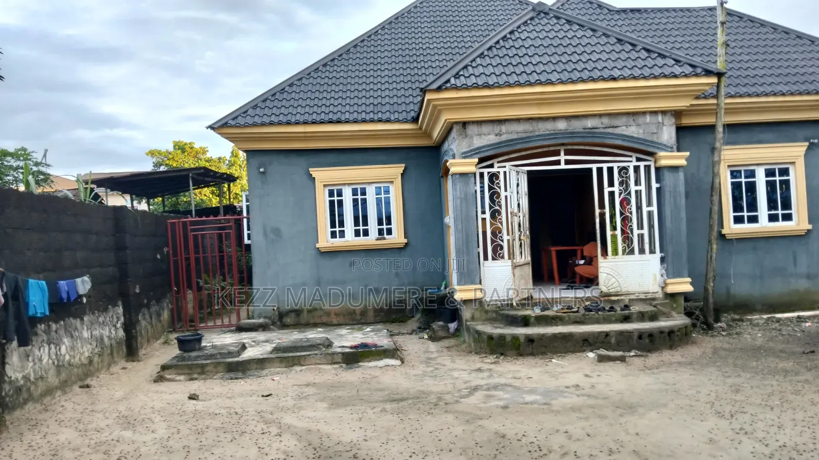 4bdrm Bungalow in By Nepa Off Sars, Rukpokwu for sale