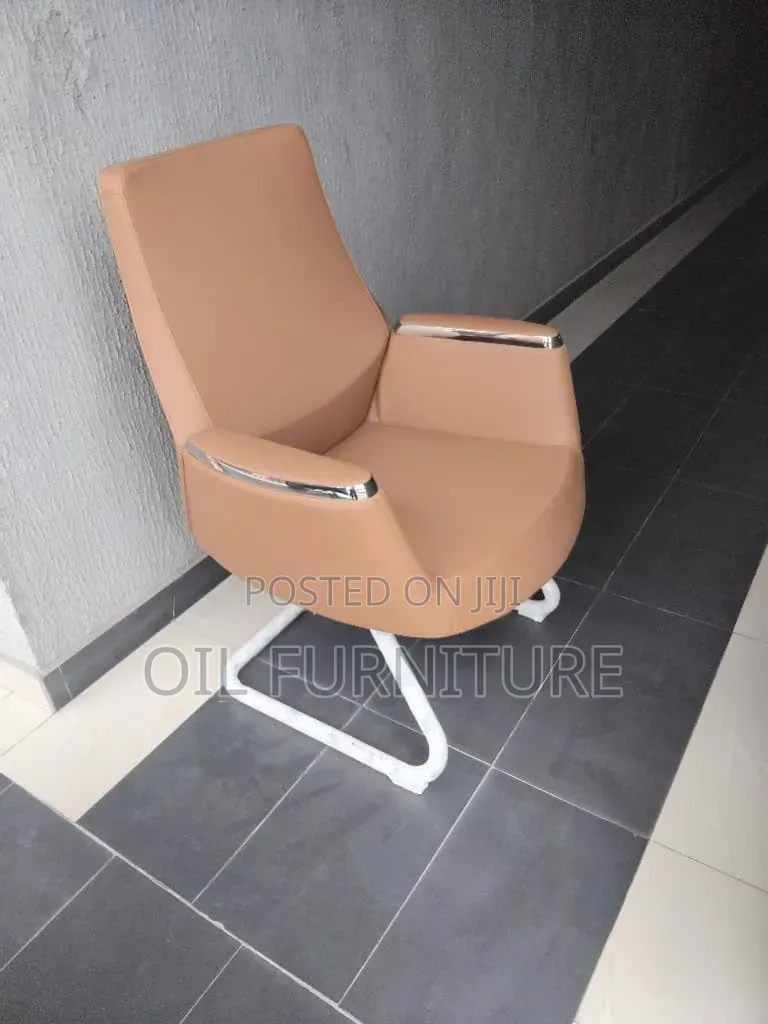 Luxury Cantilever Office Visitor Chair / Conference Room Chair