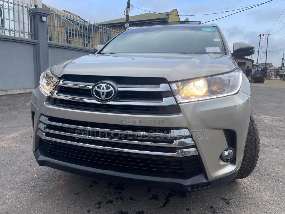 Toyota Highlander 2015 Gold