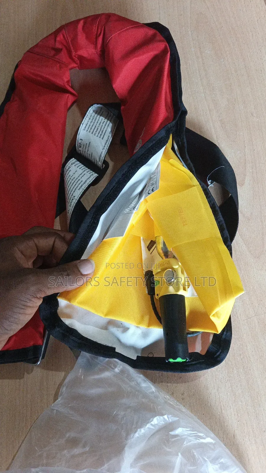 Life Vest (Automatic)