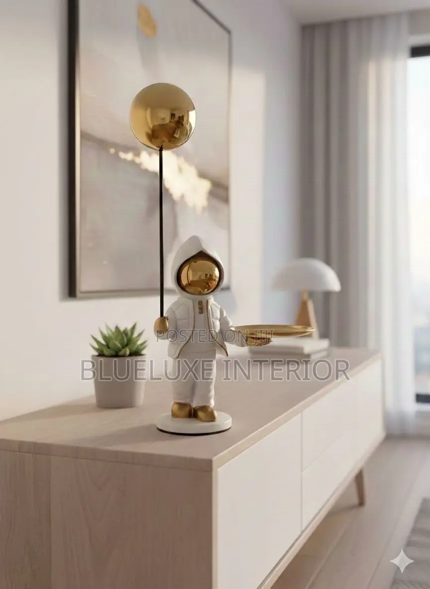 Decorative Figurines