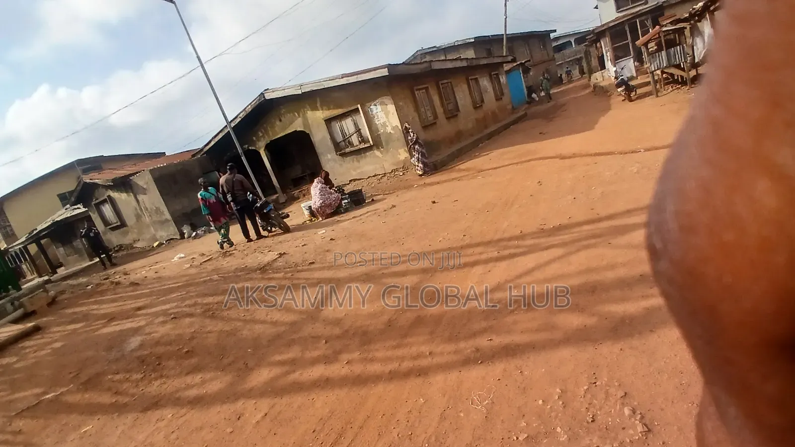 8bdrm Bungalow in Bodija, Ibadan for sale