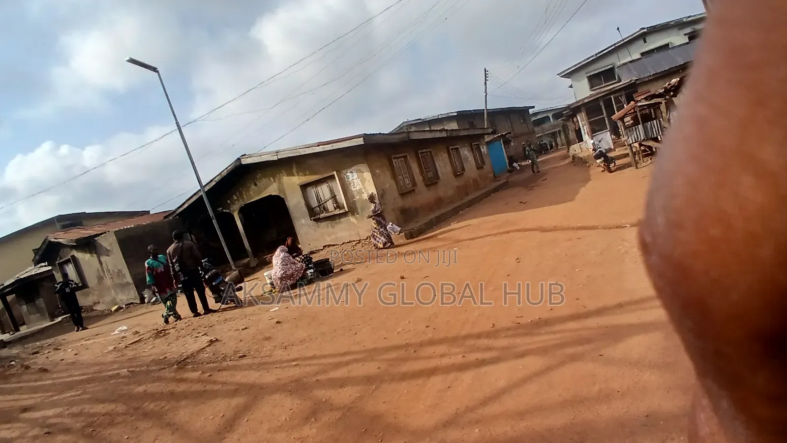 8bdrm Bungalow in Bodija, Ibadan for sale