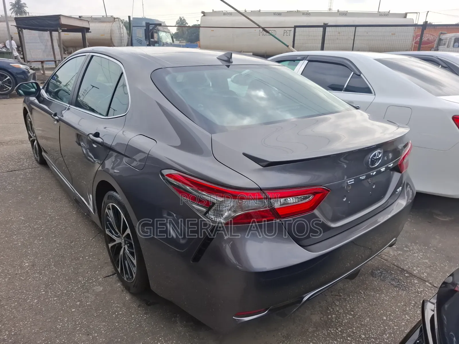 Toyota Camry 2019 Gray