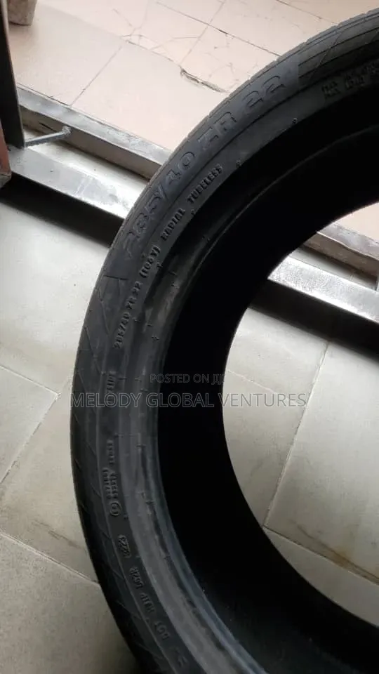 285/40r22(106y) Continental Tires