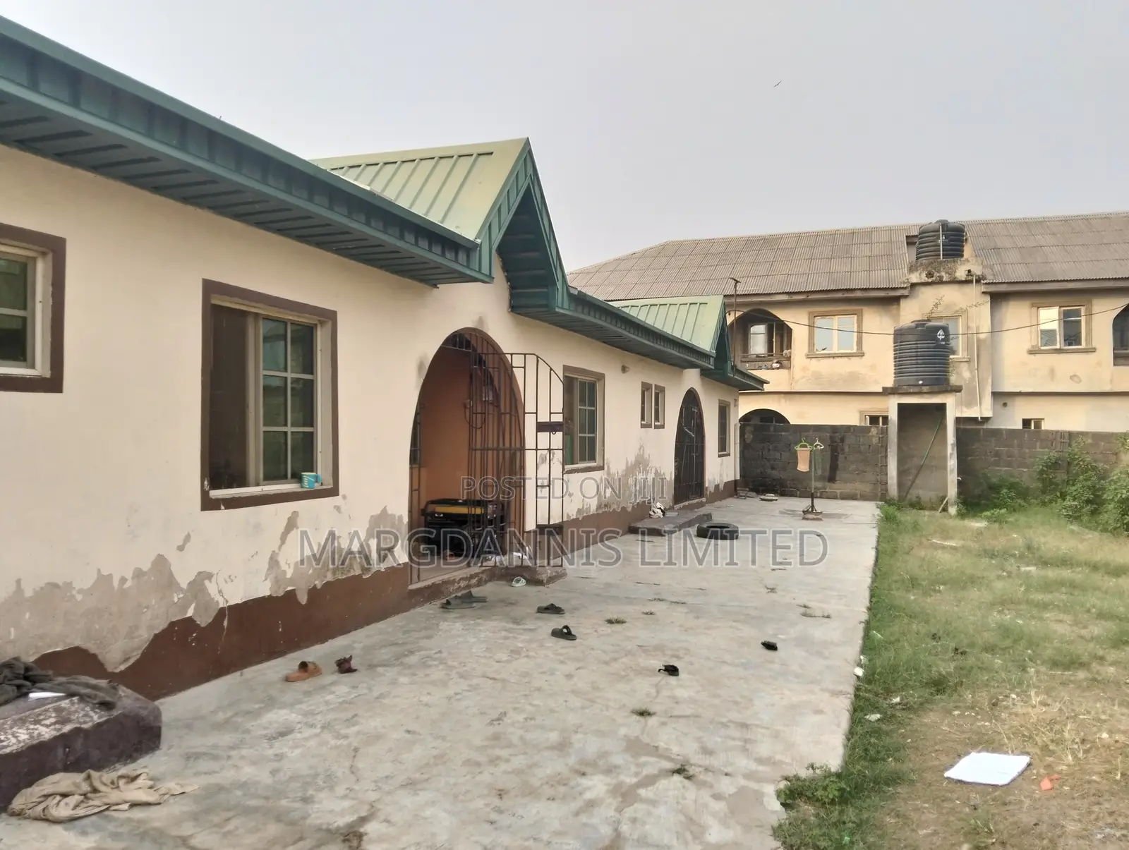 6bdrm Block of Flats in Abule, Ibeshe / Ikorodu for sale
