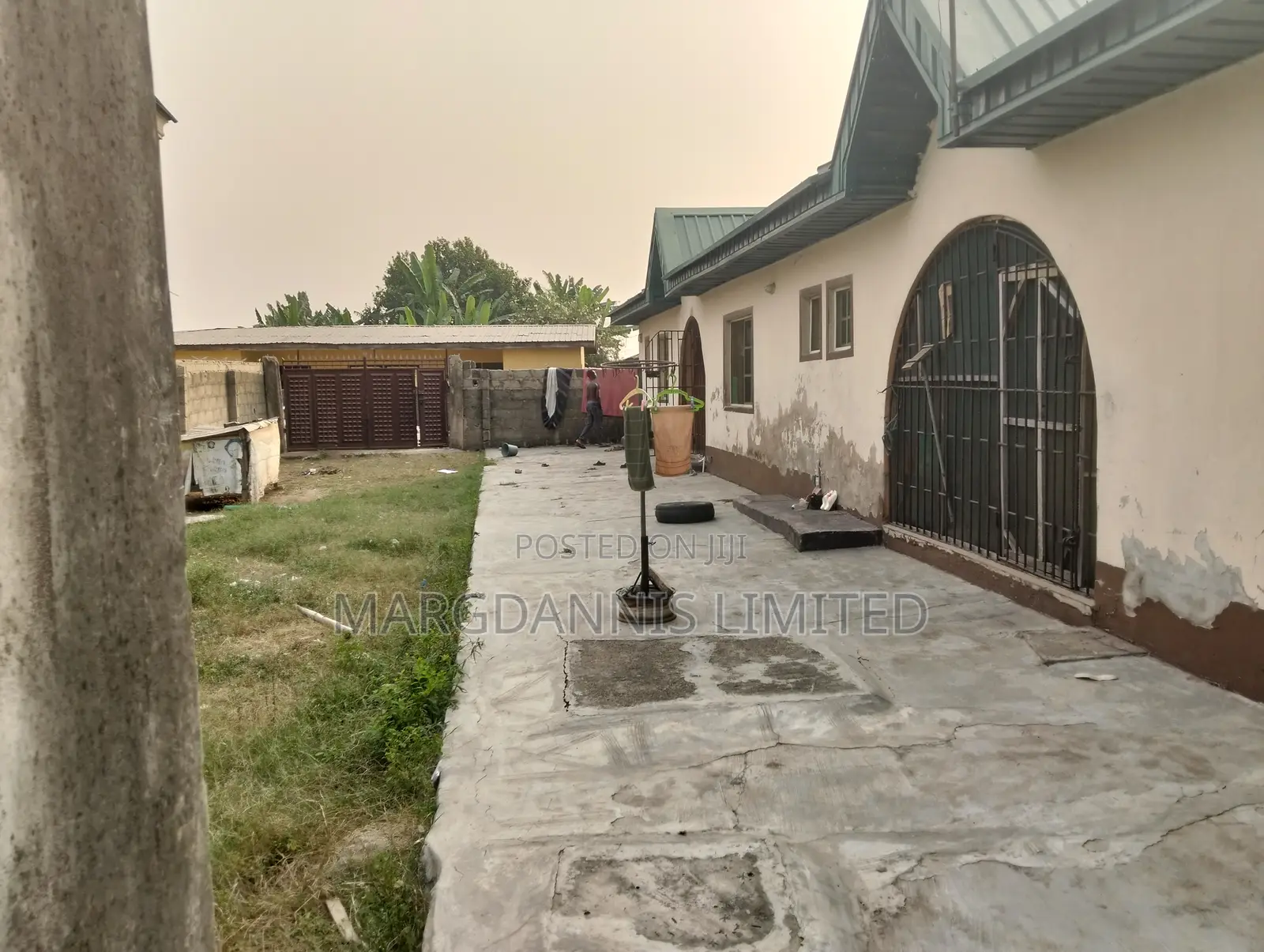 6bdrm Block of Flats in Abule, Ibeshe / Ikorodu for sale