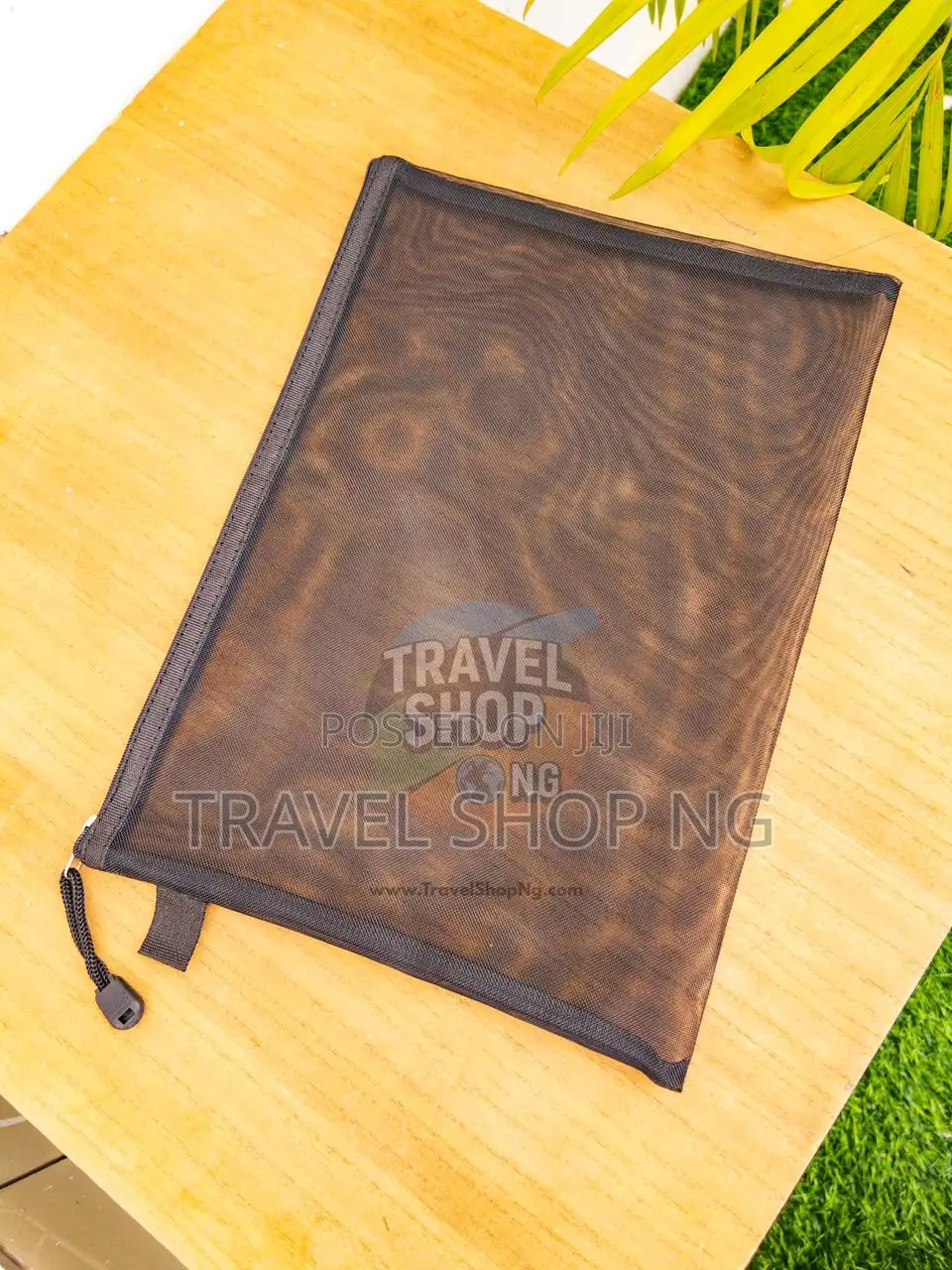 2D Mesh Bag With Zipper| Durable for Easy Storage and Organization.