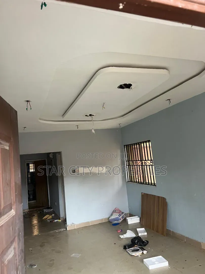 3bdrm Apartment in Magodo Phase 2 Gra for rent