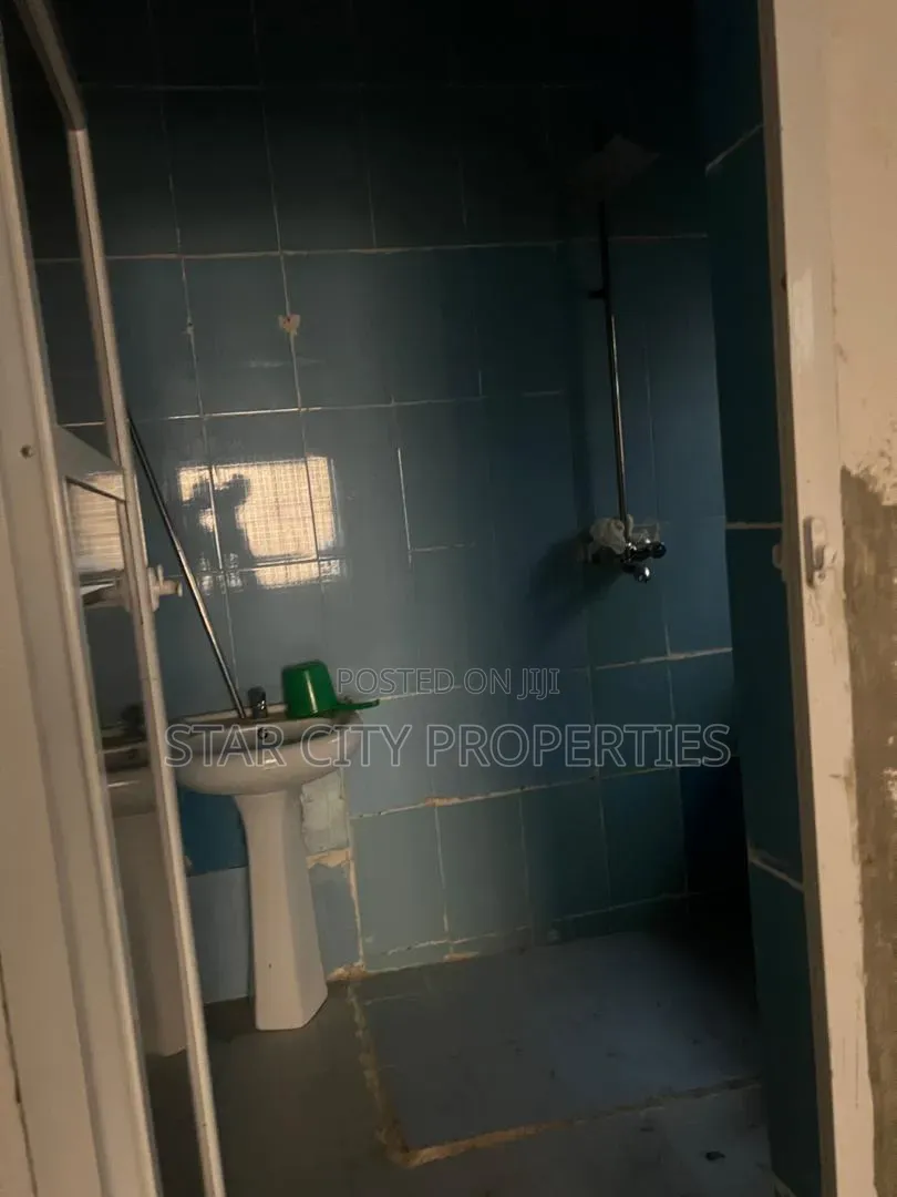 3bdrm Apartment in Magodo Phase 2 Gra for rent