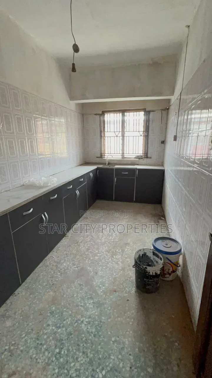 4bdrm Apartment in Gbagada Lagos for rent