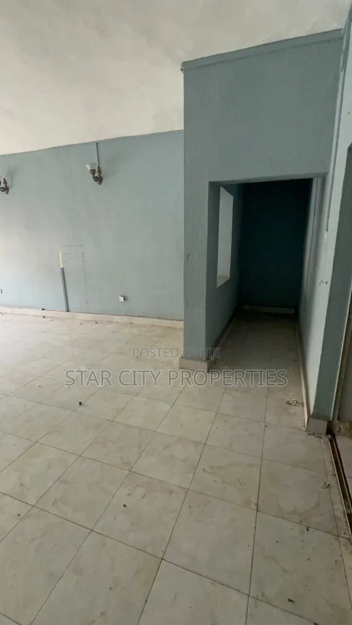 4bdrm Apartment in Gbagada Lagos for rent