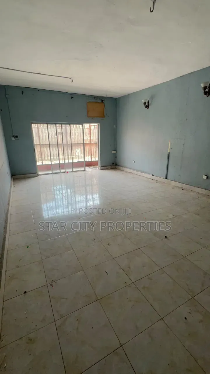 4bdrm Apartment in Gbagada Lagos for rent