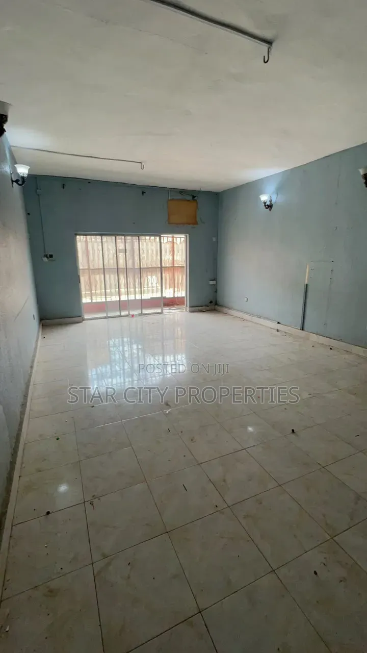 4bdrm Apartment in Gbagada Lagos for rent